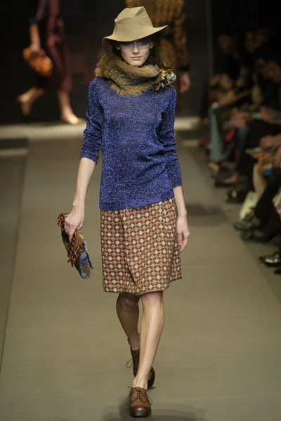 Look 3